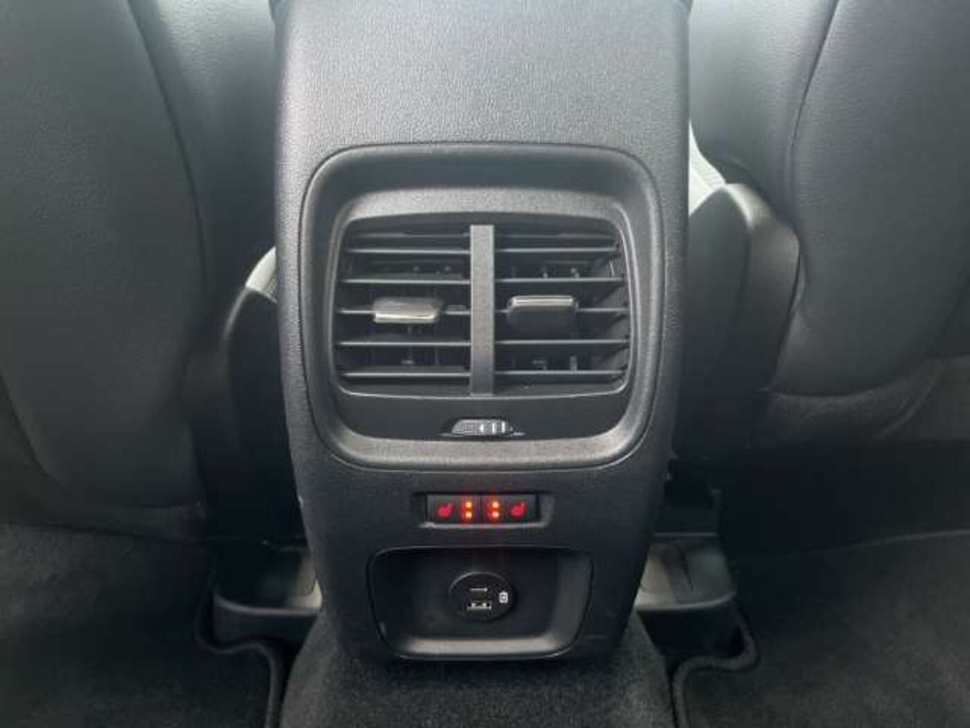 Ford  Plug-In Hybrid Titanium Head-up-display B&O