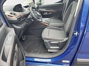 Peugeot  GT L2 1.2 PT 130 7-Sitzer Navi Sitzheizung